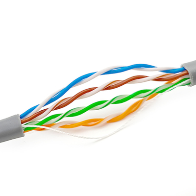 Câble de mise en réseau de twisted pair non protégé de Cat5e avec 24AWG des paires LAN Cable du conducteur 4
